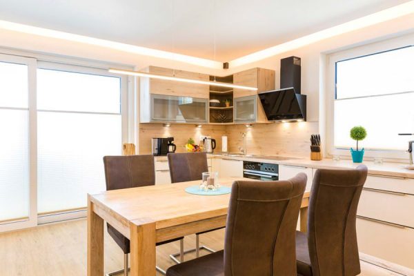 Voll ausgestattete Küche in der Ferienwohnung Lachmöwe im Ostseebad Sellin auf der Insel Rügen